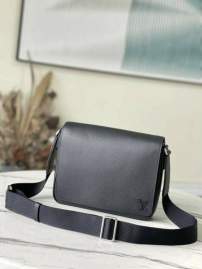 Picture of Louis Vuitton Mens Bags _SKUfw133022942fw